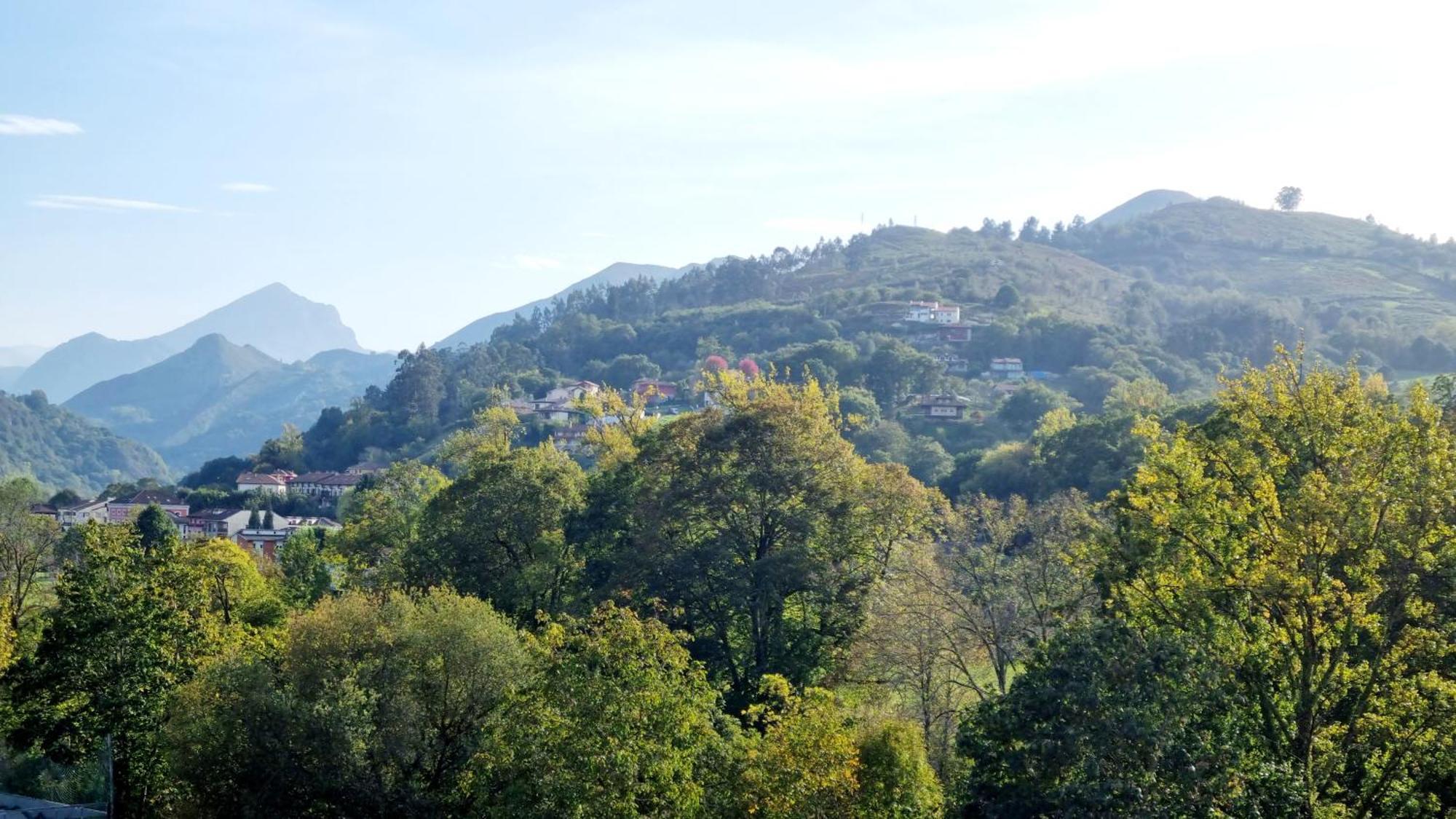 Cangas De Onis A Orillas Del Rio Sella 外观 照片